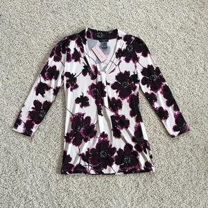 NWT, Ann Taylor Stunning Floral Top!